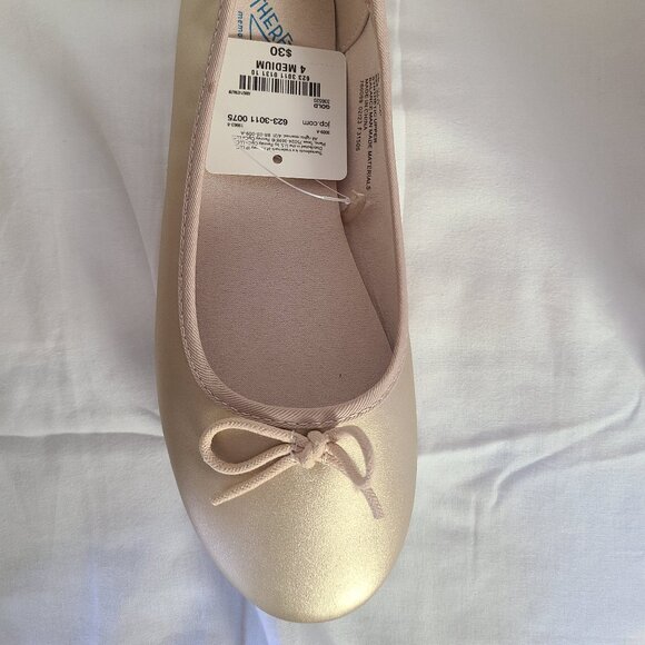 BIG GIRLS BALLET FLATS size 4 - Picture 1 of 7